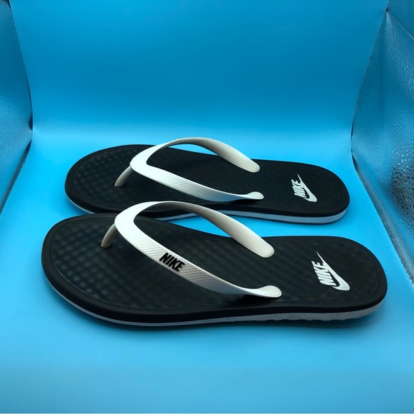 Nike black white thong sandals womens size 7